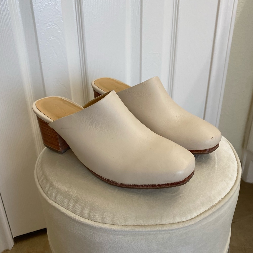 Nisolo- All Day Heeled Mule- Bone - Size 7m